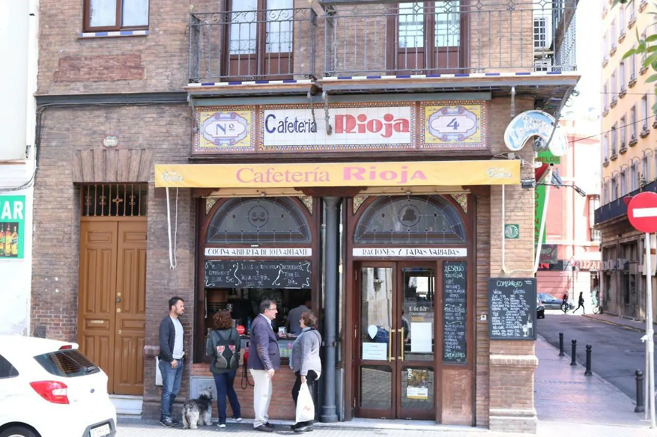 Calle Martinez Montanes, 19 Hotel Siviglia Spagna